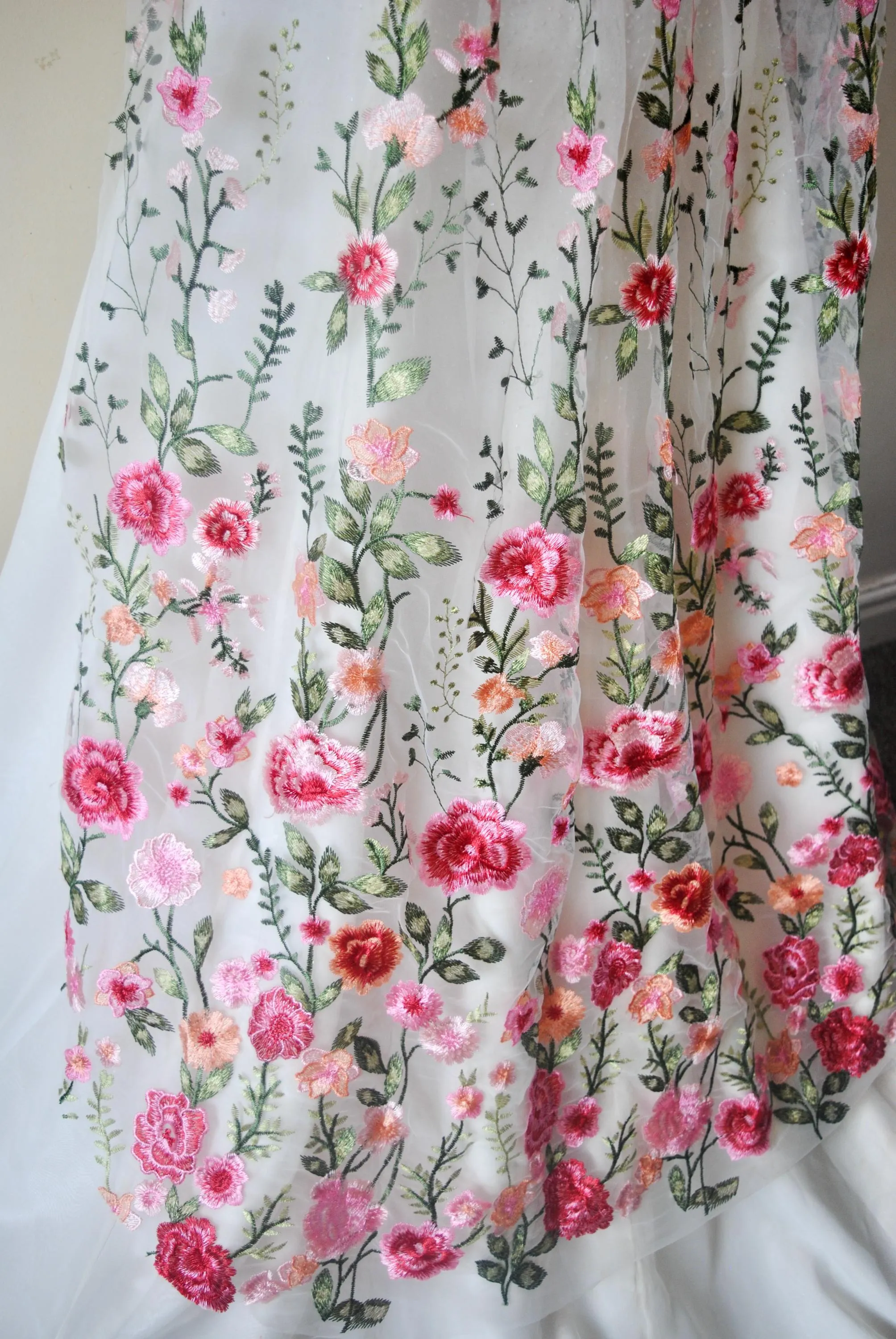 Bright Rose Embroidered Bridal Veil,