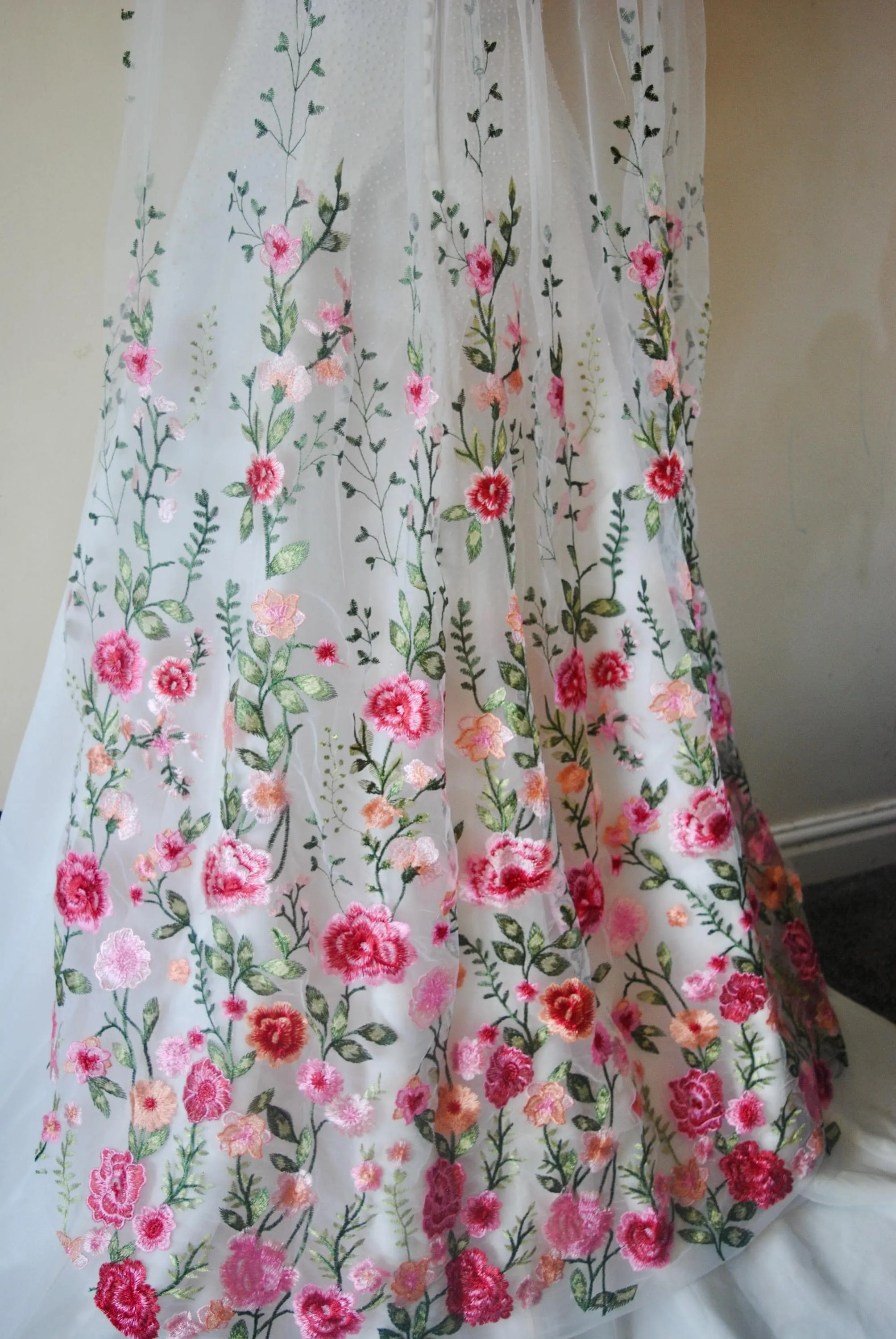 Bright Rose Embroidered Bridal Veil,