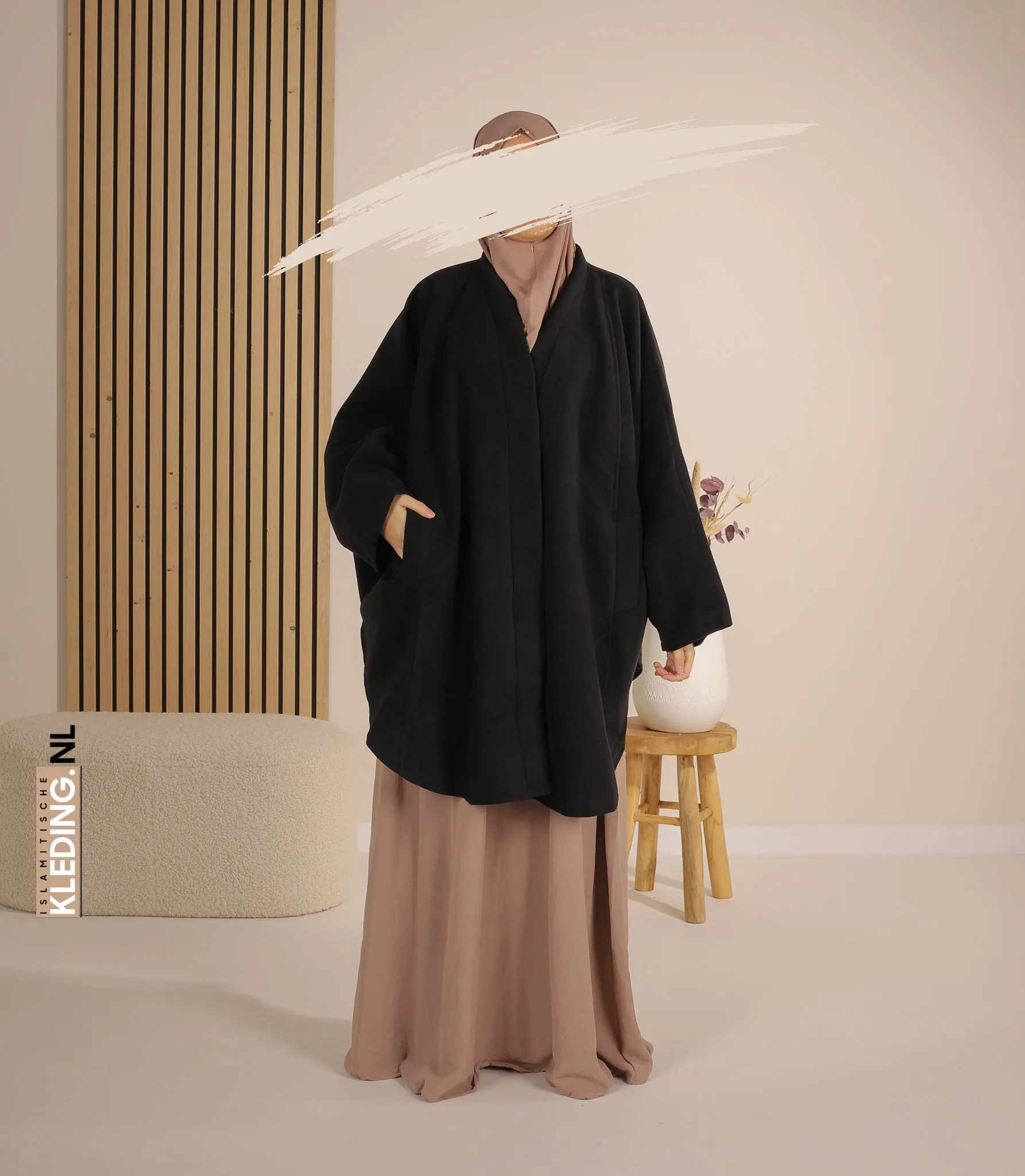 Cape Niya - Black