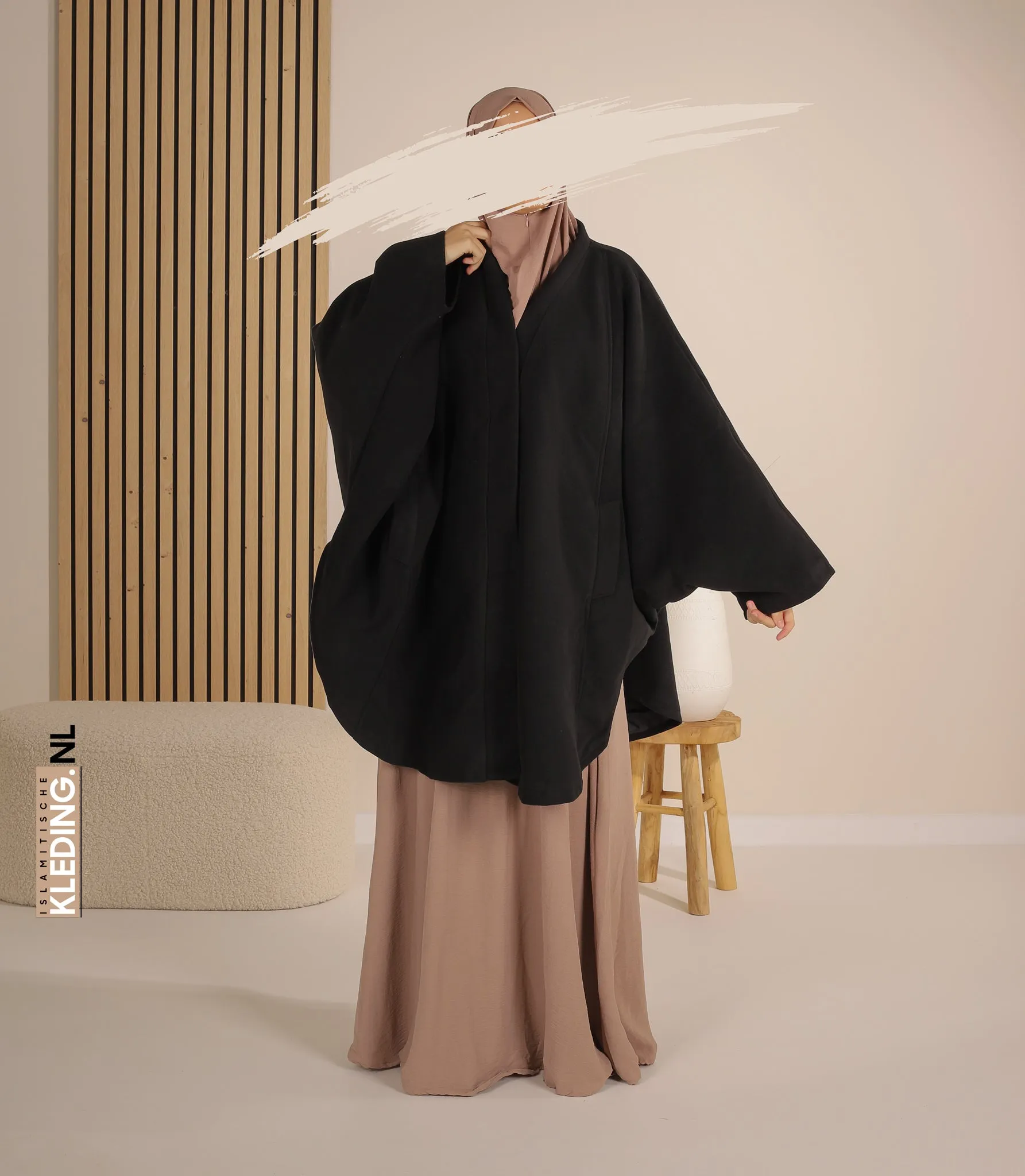 Cape Niya - Black