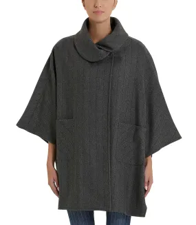 Grey cape with pockets and lapel collar