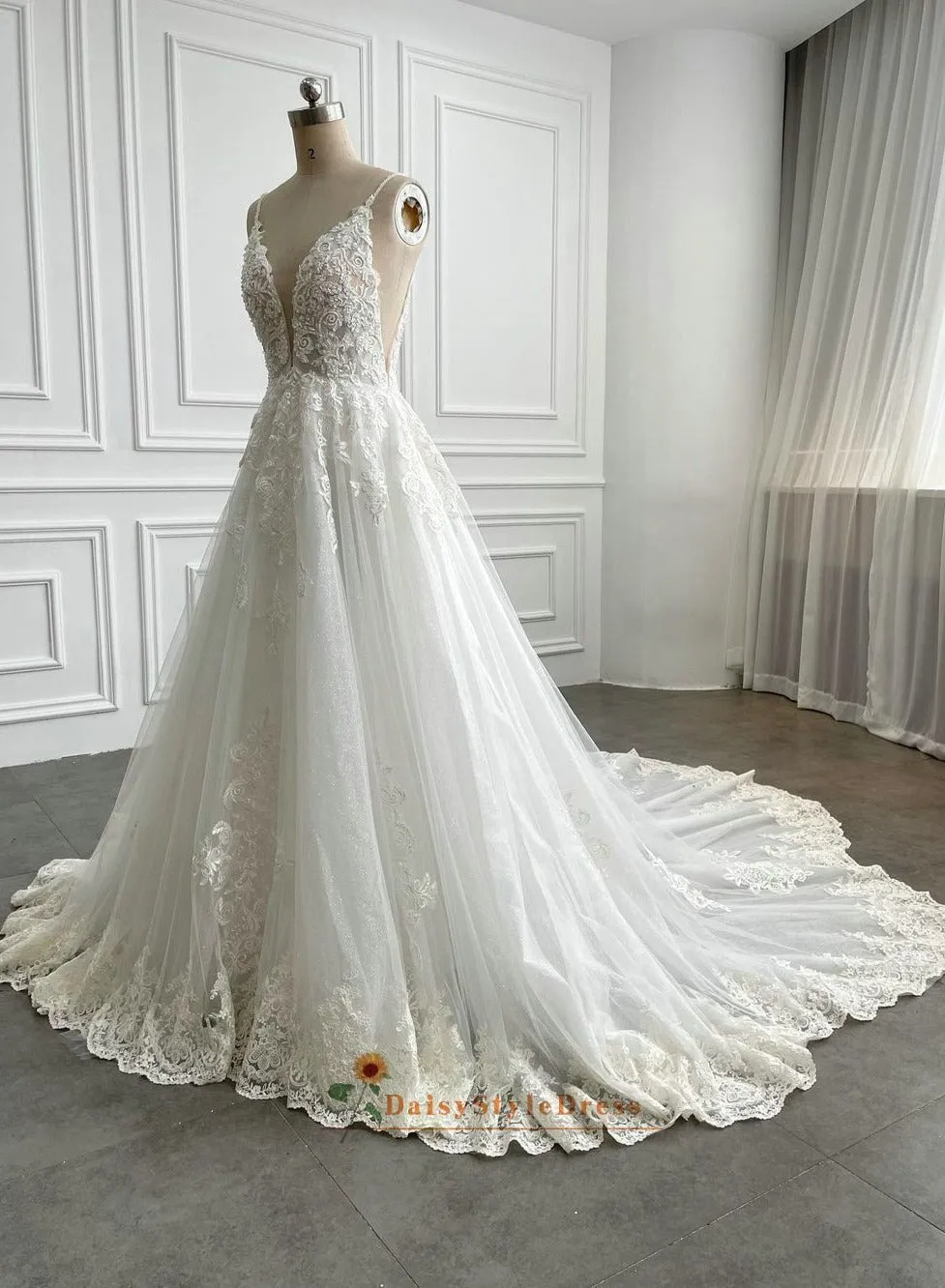Spaghetti Straps V-neckline Lace Wedding Dress