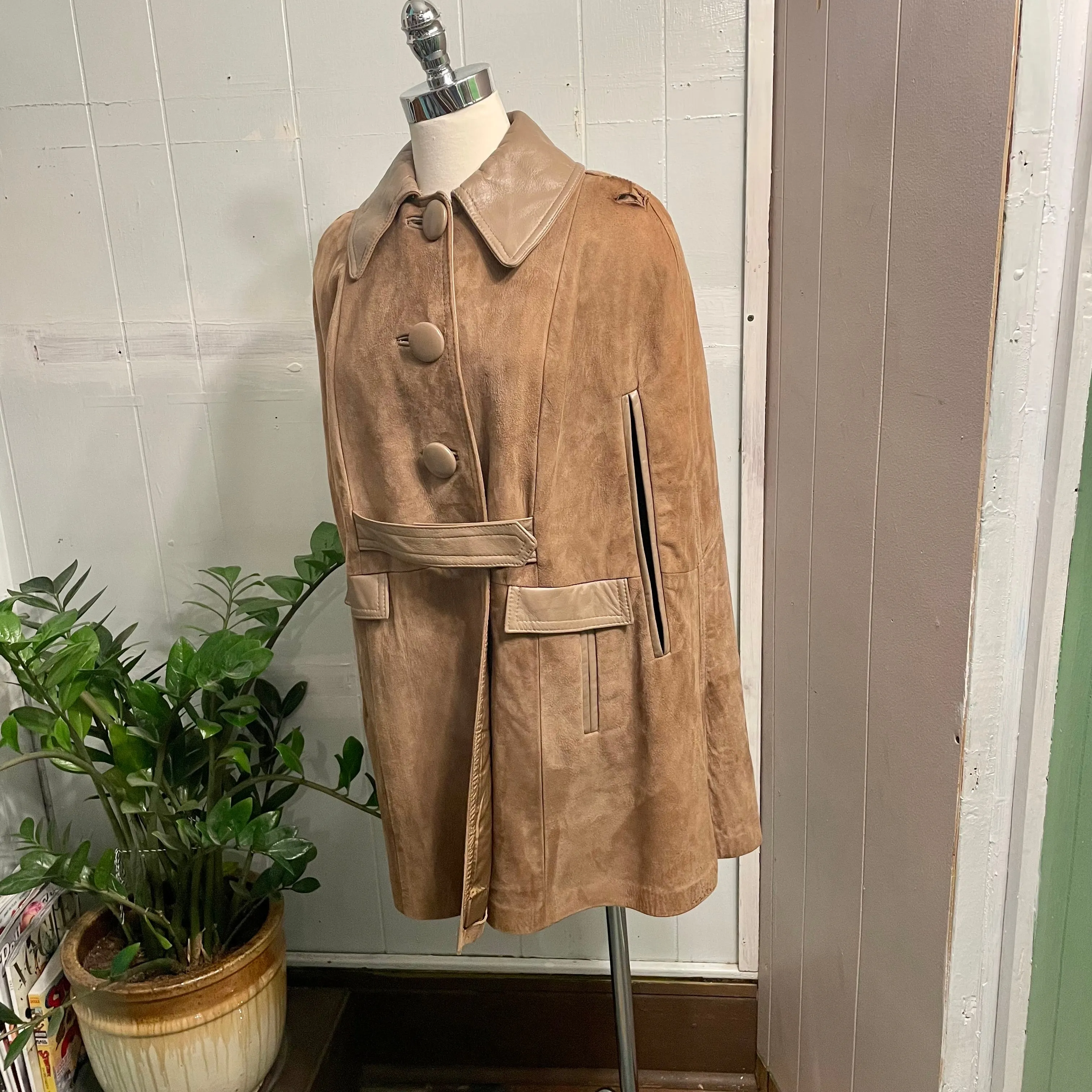 Vintage 60s 70s leather PONCHO cape // Size Large (ht23123)